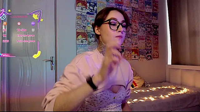 Snapshot of Milky_way_UwU chatting on 11.29.25 Milky way UwU online show from 11.29.25