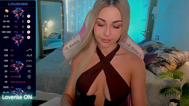 AdeleRoberts online show from 08.06.26