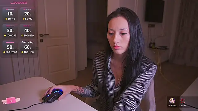 Snapshot of hana99 chatting on 10.25.25 hana99 online show from 10.25.25