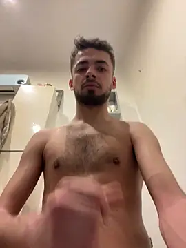 Snapshot of romain698 chatting on 02.18.26 romain698 online show from 02.18.26