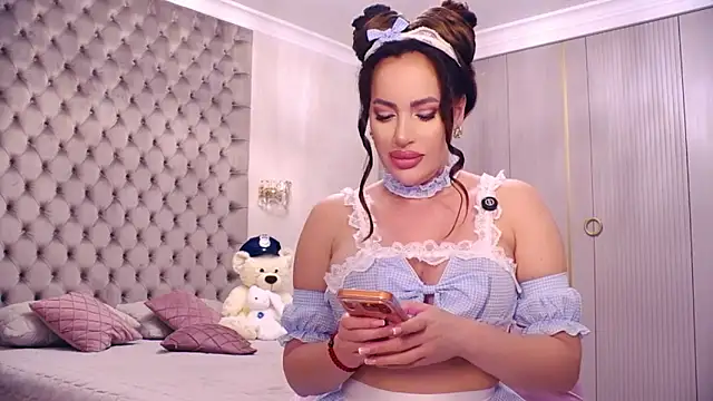 Snapshot of TianaPosh chatting on 03.04.26 TianaPosh online show from 03.04.26