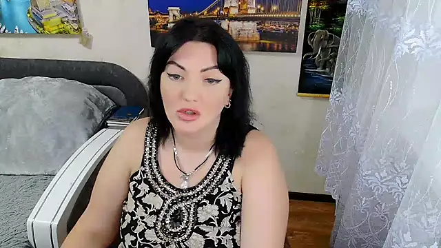 Lady Boom Wild  online show from 10.28.25