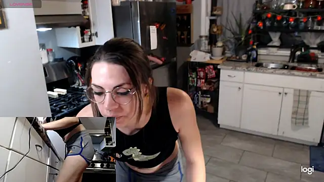 Snapshot of KSwonderland6 chatting on 02.09.26 KSwonderland6 online show from 02.09.26