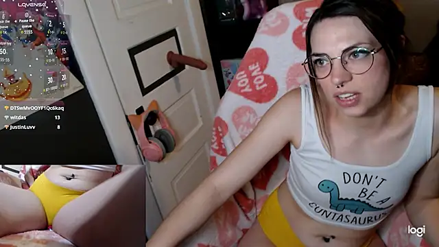 Snapshot of KSwonderland6 chatting on 02.26.26 KSwonderland6 online show from 02.26.26