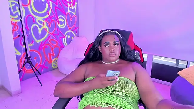 Snapshot of GEANNAROSE chatting on 01.14.25 GEANNAROSE online show from 01.14.25