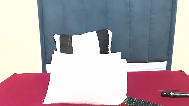 Snapshot of kittykhloe22 chatting on 03.13.25 kittykhloe22 online show from 03.13.25