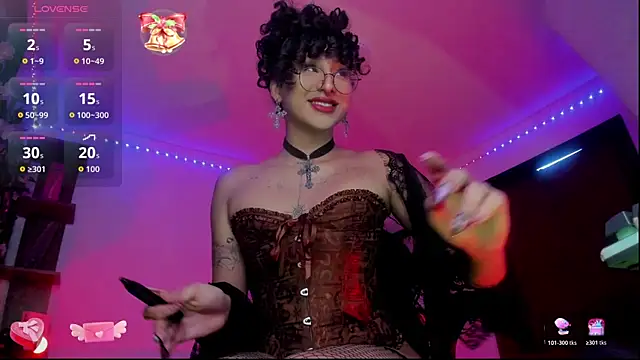 Heka Prudence online show from 10.25.25