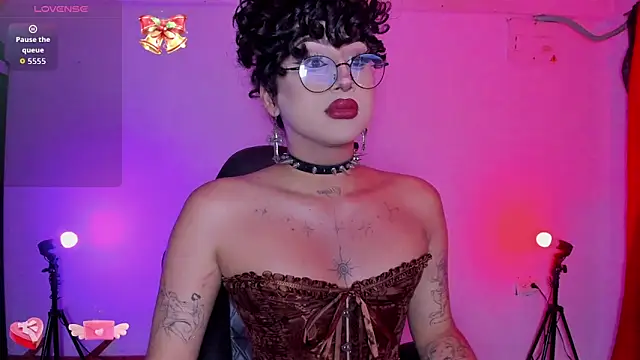 Heka Prudence online show from 04.30.26