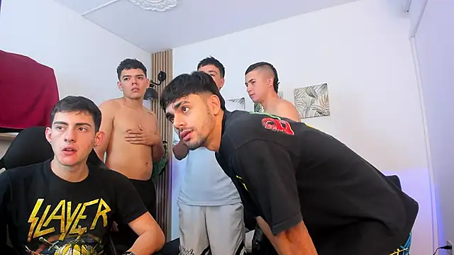 Snapshot of Sexy_BoysW chatting on 03.21.25 Sexy BoysW online show from 03.21.25