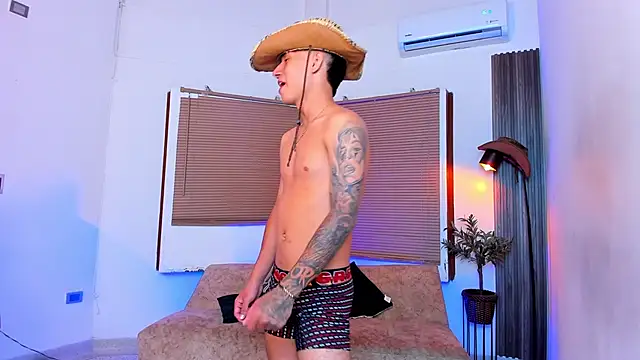 Snapshot of Sexy_BoysW chatting on 09.27.25 Sexy BoysW online show from 09.27.25