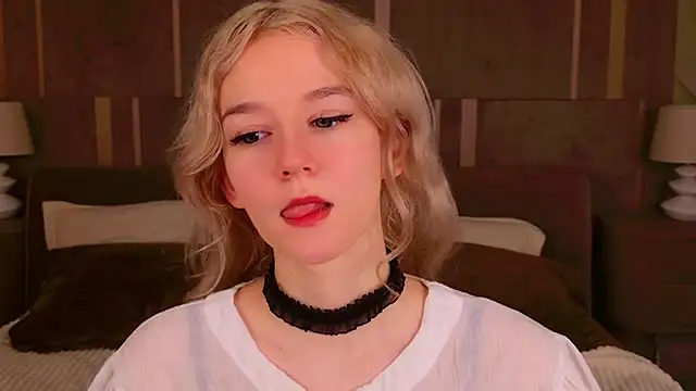 NaomiLoys online show from 02.10.25