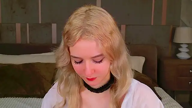 NaomiLoys online show from 02.11.25