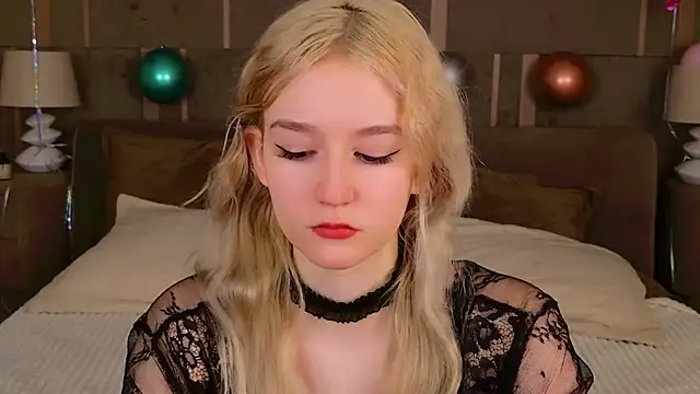 NaomiLoys online show from 02.15.25