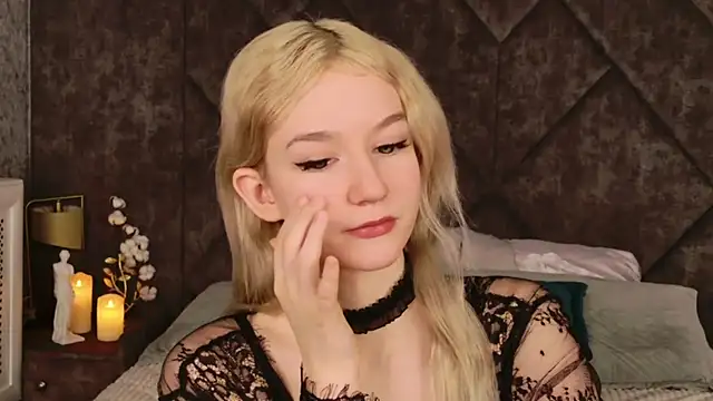 NaomiLoys online show from 02.21.25