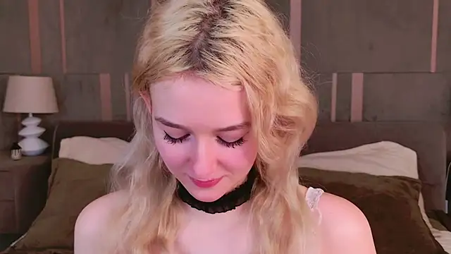 NaomiLoys online show from 03.06.25