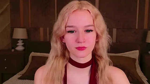 NaomiLoys online show from 03.22.25