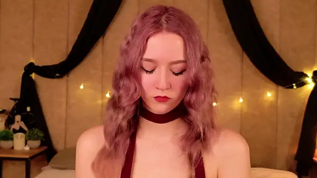 NaomiLoys online show from 09.30.25