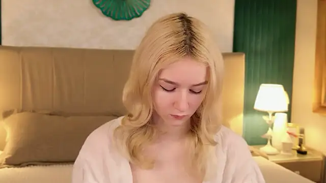 NaomiLoys online show from 03.26.26