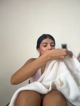 Snapshot of Baby_Niels chatting on 12.16.25 Baby Niels online show from 12.16.25