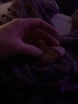 Snapshot of willcumforu chatting on 01.04.25 willcumforu online show from 01.04.25