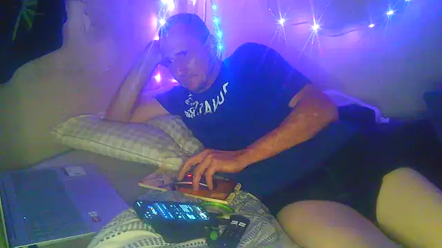 Snapshot of George48 chatting on 12.22.25 George48 online show from 12.22.25
