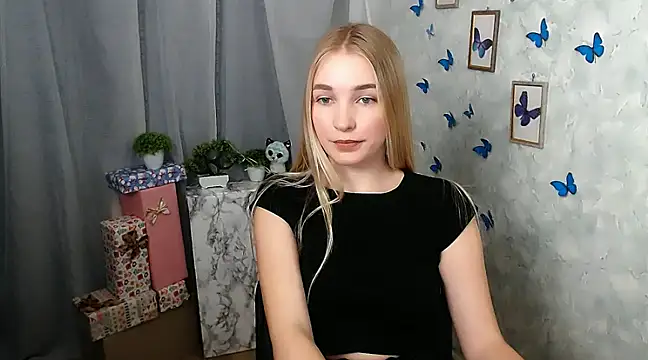 Snapshot of Queen_ofLove chatting on 12.13.24 Queen ofLove online show from 12.13.24