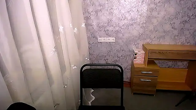 Snapshot of Queen_ofLove chatting on 12.23.24 Queen ofLove online show from 12.23.24