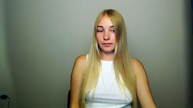 Snapshot of Queen_ofLove chatting on 09.20.25 Queen ofLove online show from 09.20.25