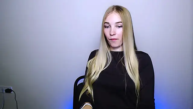 Queen ofLove online show from 11.06.25