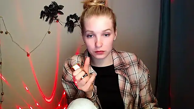 Queen ofLove online show from 05.02.26