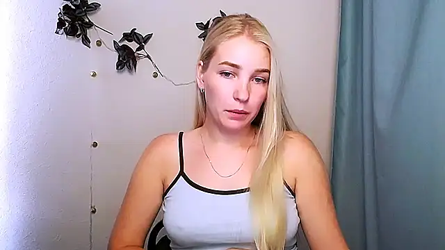 Queen ofLove online show from 07.04.26
