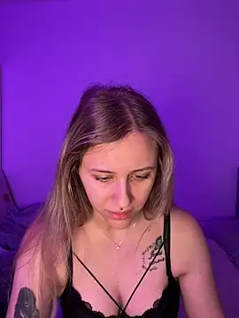 Snapshot of lunawolf21 chatting on 02.16.26 lunawolf21 online show from 02.16.26