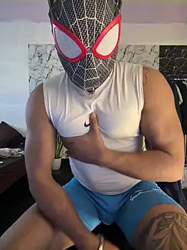 Snapshot of mikemacluffy chatting on 03.19.25 mikemacluffy online show from 03.19.25