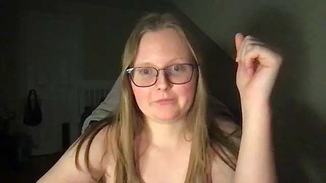 Snapshot of lexie_lilacs chatting on 02.14.25 lexie lilacs online show from 02.14.25