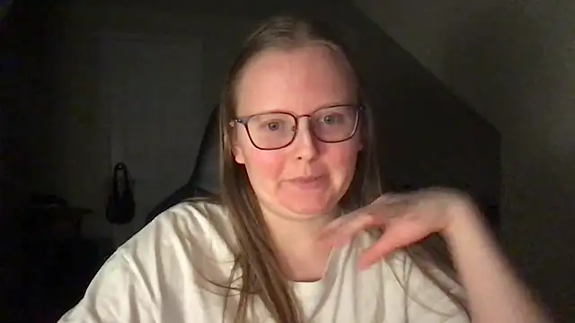 Snapshot of lexie_lilacs chatting on 02.16.25 lexie lilacs online show from 02.16.25