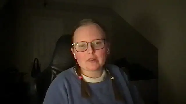 Snapshot of lexie_lilacs chatting on 02.17.25 lexie lilacs online show from 02.17.25