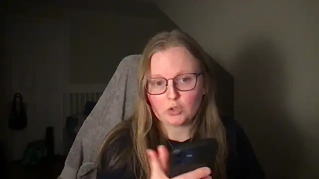 Snapshot of lexie_lilacs chatting on 02.19.25 lexie lilacs online show from 02.19.25