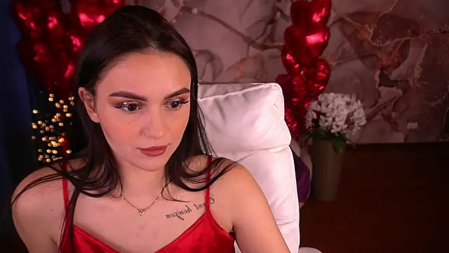 Snapshot of MilashaLovely chatting on 02.21.25 MilashaLovely online show from 02.21.25