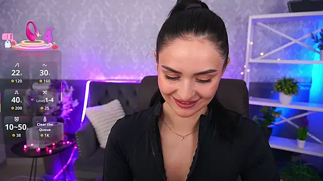 Snapshot of MilashaLovely chatting on 11.15.25 MilashaLovely online show from 11.15.25