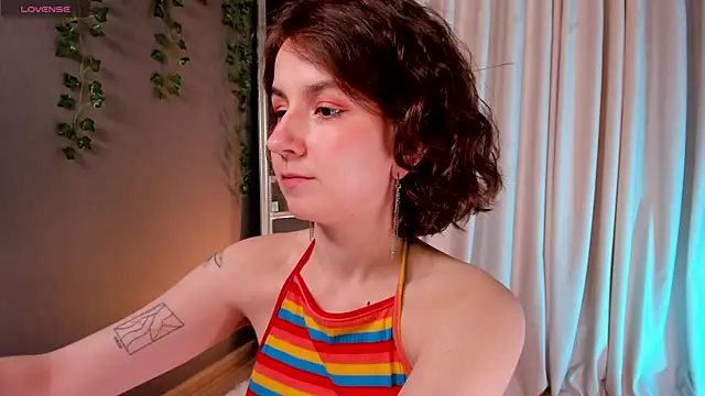 Snapshot of mind_game chatting on 02.02.25 mind game online show from 02.02.25