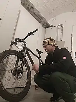 Snapshot of Gilgamesch1704 chatting on 02.09.25 Gilgamesch1704 online show from 02.09.25