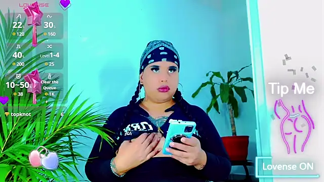 Snapshot of nauthyvalentina chatting on 02.05.25 nauthyvalentina online show from 02.05.25