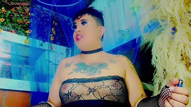 Snapshot of nauthyvalentina chatting on 04.25.26 nauthyvalentina online show from 04.25.26