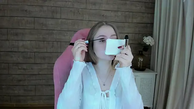 Snapshot of SelinSwarovski chatting on 10.06.25 SelinSwarovski online show from 10.06.25