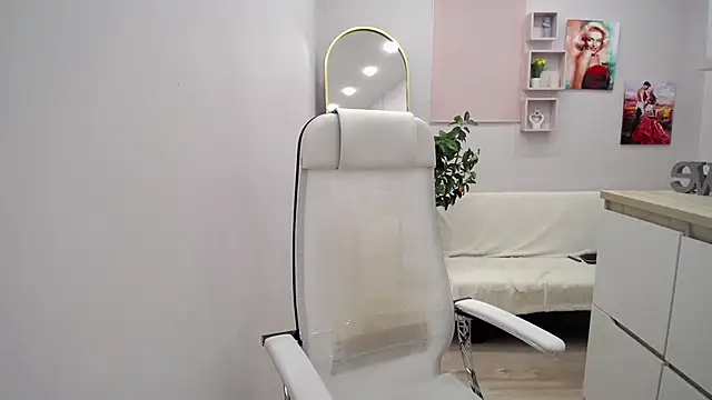 Snapshot of Milla_Cutie18 chatting on 02.11.26 Milla Cutie18 online show from 02.11.26