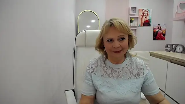 Snapshot of Milla_Cutie18 chatting on 04.01.26 Milla Cutie18 online show from 04.01.26