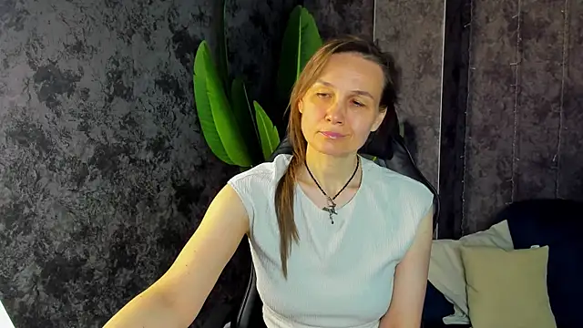 Lillian White online show from 05.06.26