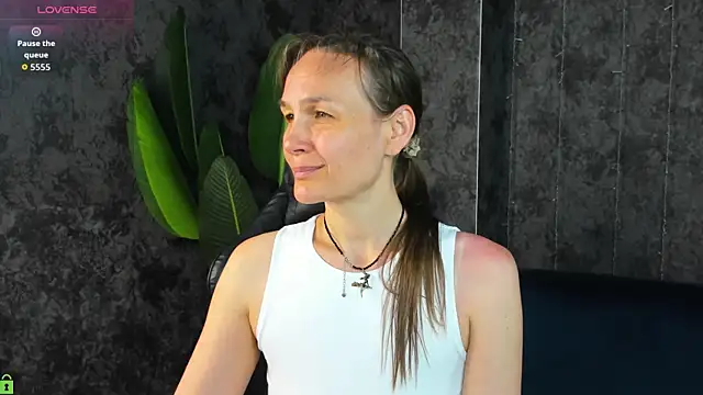 Lillian White online show from 06.13.26