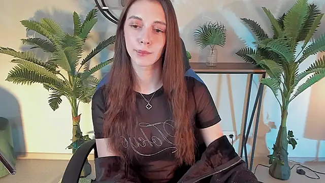 Snapshot of AveAngela chatting on 12.25.24 AveAngela online show from 12.25.24