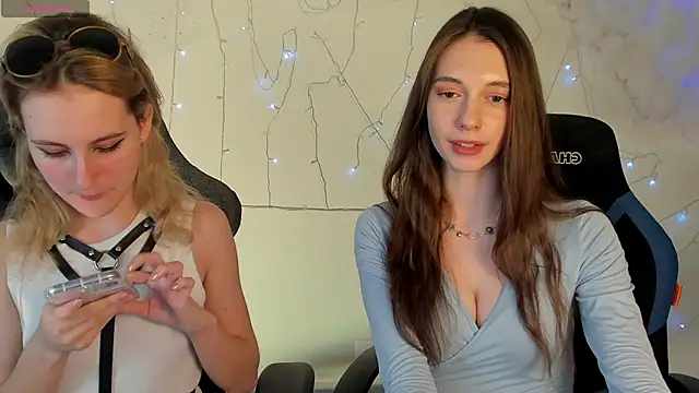 Snapshot of AveAngela chatting on 01.19.25 AveAngela online show from 01.19.25